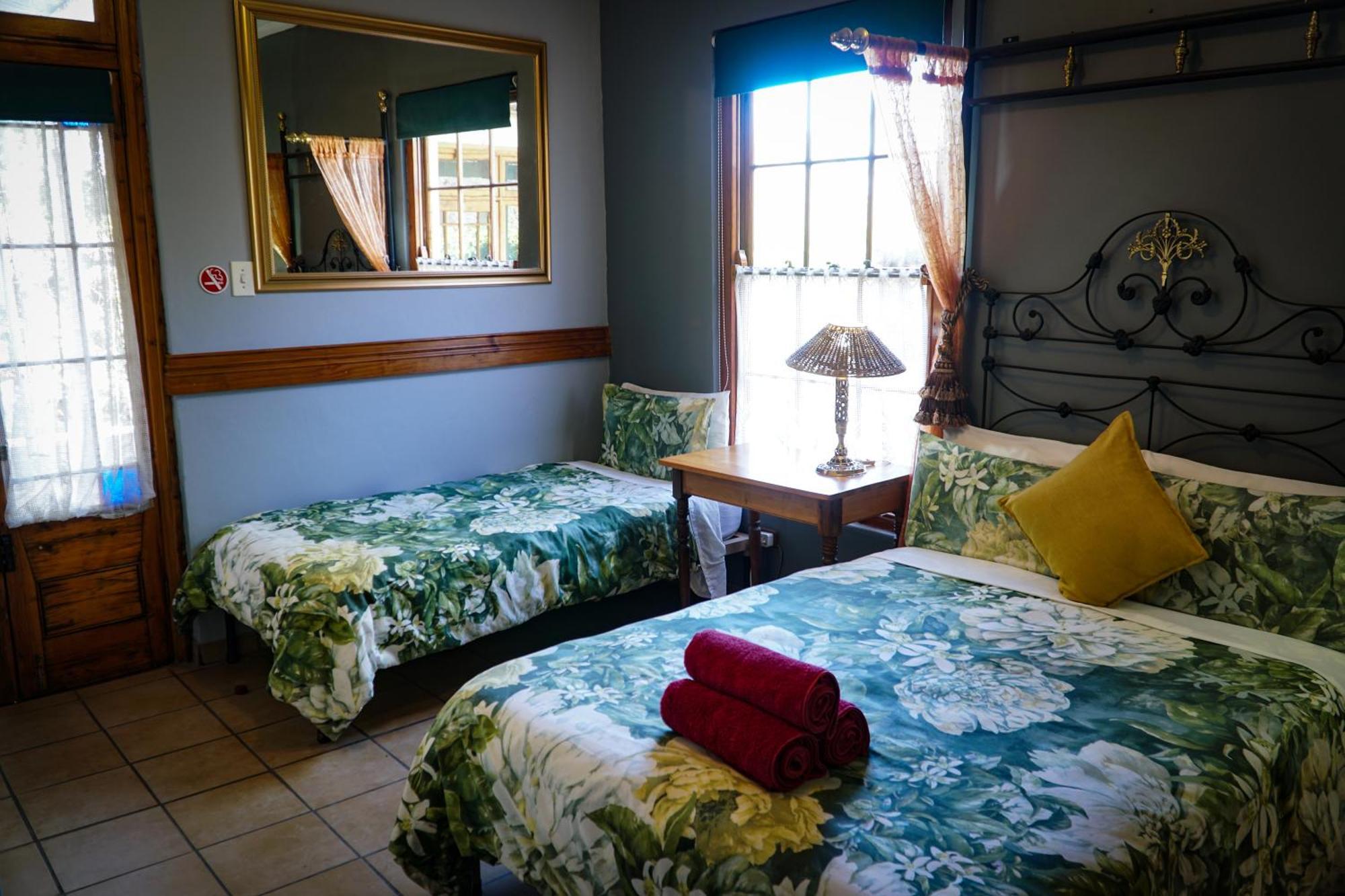 Outentique Accommodation Oudtshoorn Exterior photo